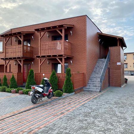 Klinkierowa Rezydencja Gniezno Exterior photo